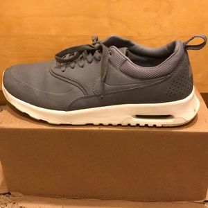 size 10 women’s nike shoes